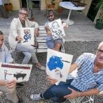 Los artistas Sañudo, Perico Pastor, Sergio Piera y Gallardo con sus obras