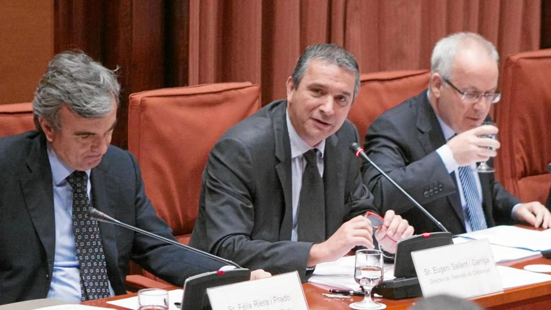 Fèlix Riera (Catalunya Ràdio), Eugeni Sallent (TV3) y Brauli Duart en una comparecencia en el Parlament