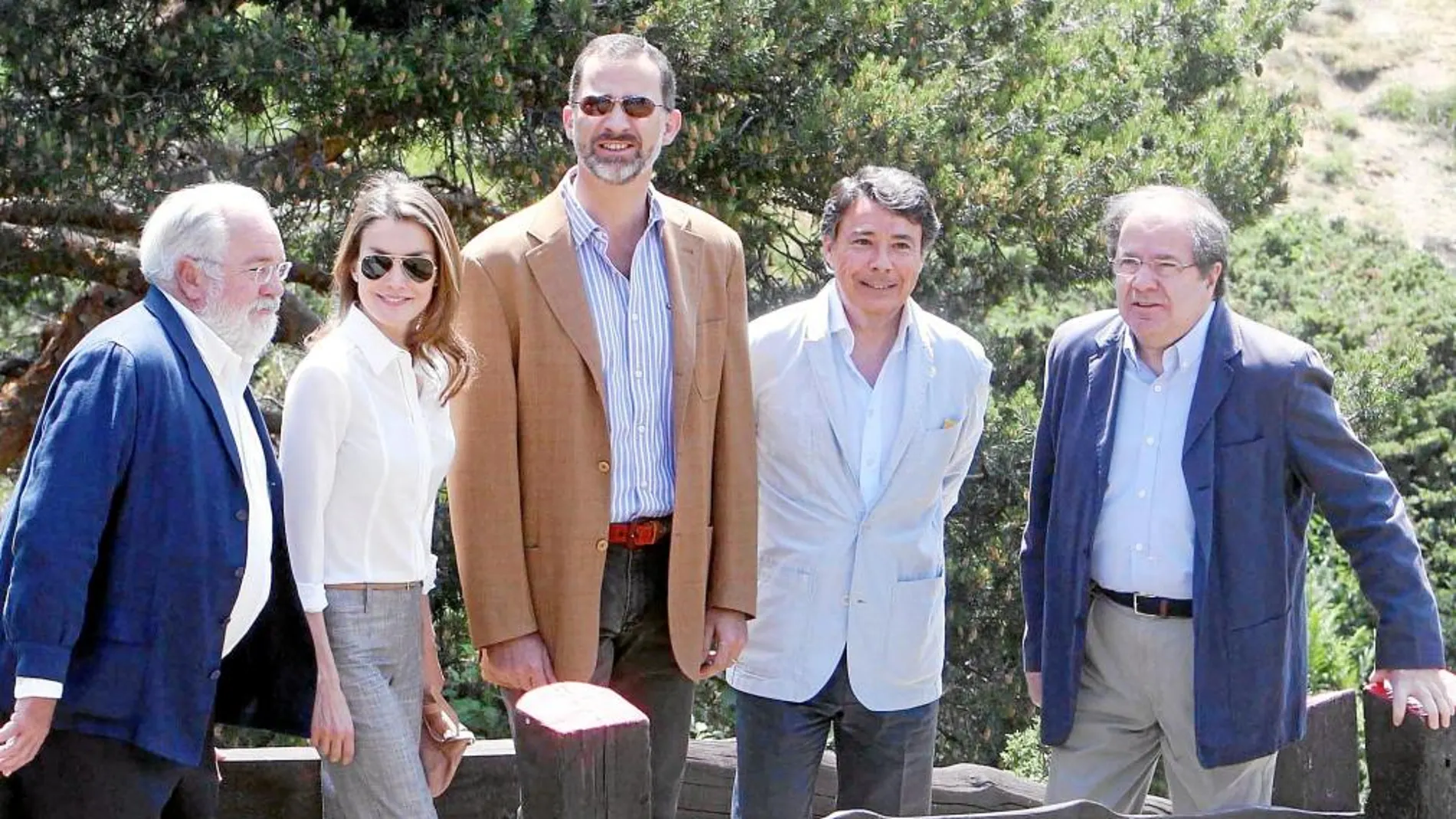 Los Príncipes de Asturias, junto al presidente Herrera, en un reciente visita a la Sierra de Guadarrama