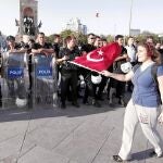 Protestas en los alrededores de la plaza Taksim, ayer en Estambul