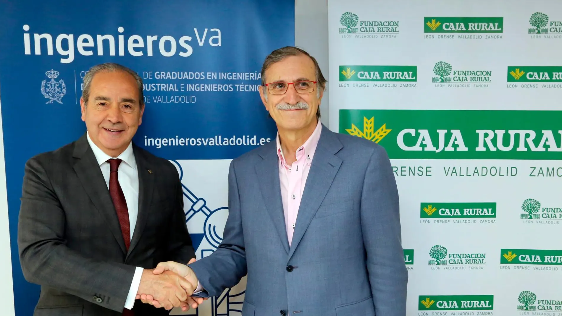 El vicedecano del Colegio de Ingenieros Técnicos Industriales de Valladolid, Óscar Arias, y el director general de Caja Rural de Zamora, Cipriano García, firman un convenio de colaboración entre ambas instituciones