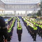Uno de los instructores del Ivaspe se dirige a los alumnos en la academia