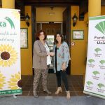 La responsable de Solidaridad Social y Educación de la Fundación Unicaja, Ana Cabrera, ha sido la encargada de recorrer el emplazamiento, acompañada de Marisa Martín, gerente y directora médica de la Fundación Cudeca