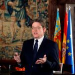 El presidente de la Generalitat, Ximo Puig, durante la grabación del discurso en su despacho. La intervención de Año Nuevo se emitió el pasado día 31 de diciembre