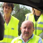 La delegada del Gobierno en Castilla y León, Mercedes Martín, presenta la campaña de vigilancia de alcohol y drogas de la DGT junto a miembros de Aspaym