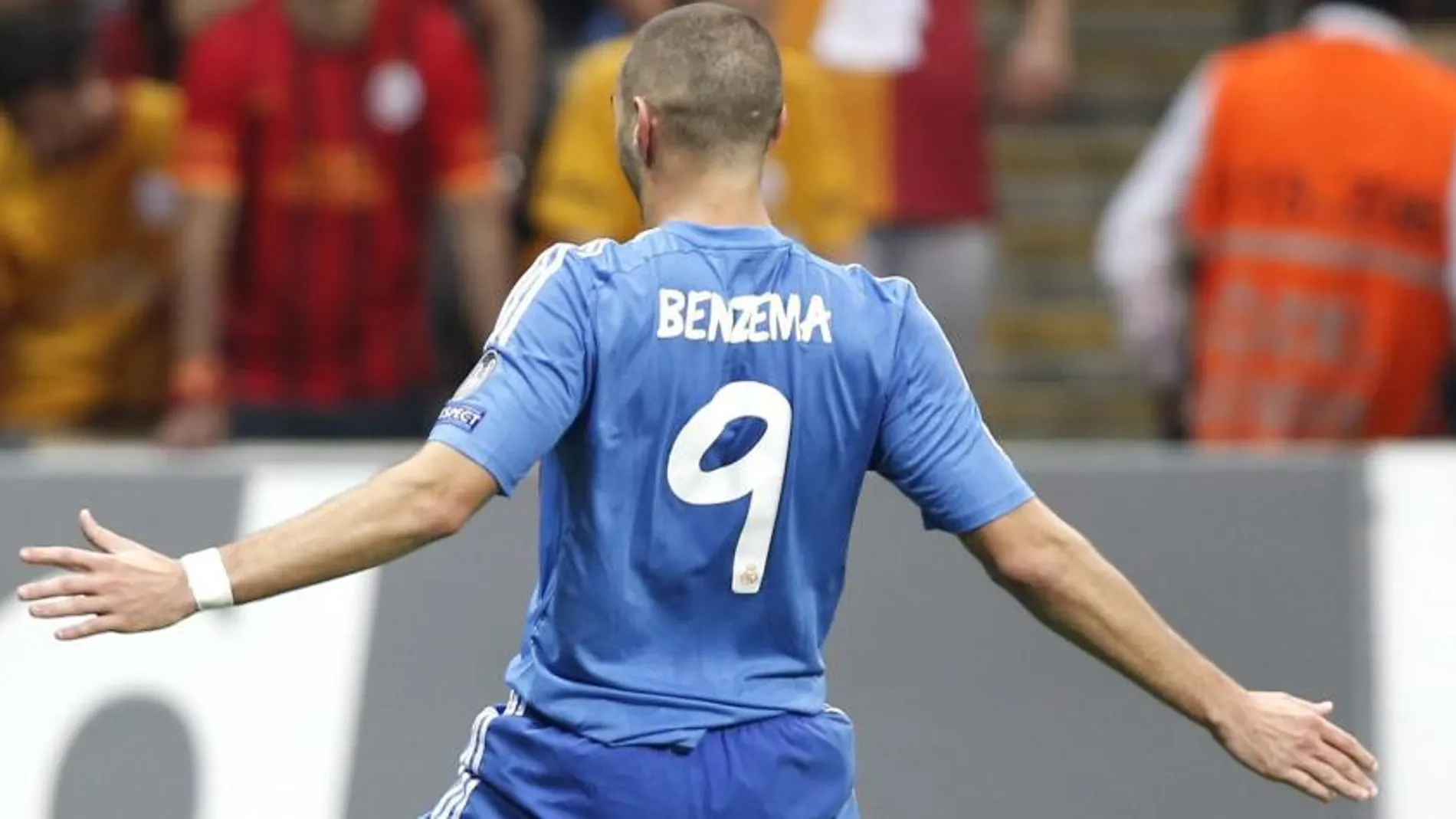 Benzemá, celebra el gol conseguido ante el Galatasaray
