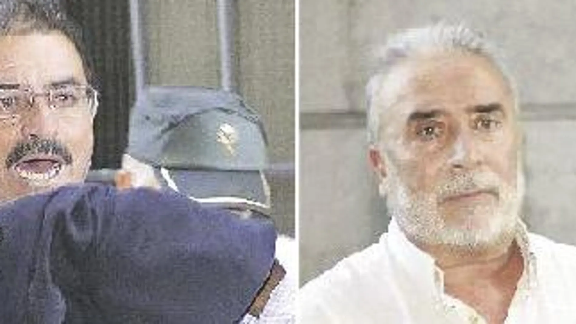 Salvador Mera y Roberto Carmona, ayer, conducidos a los juzgados