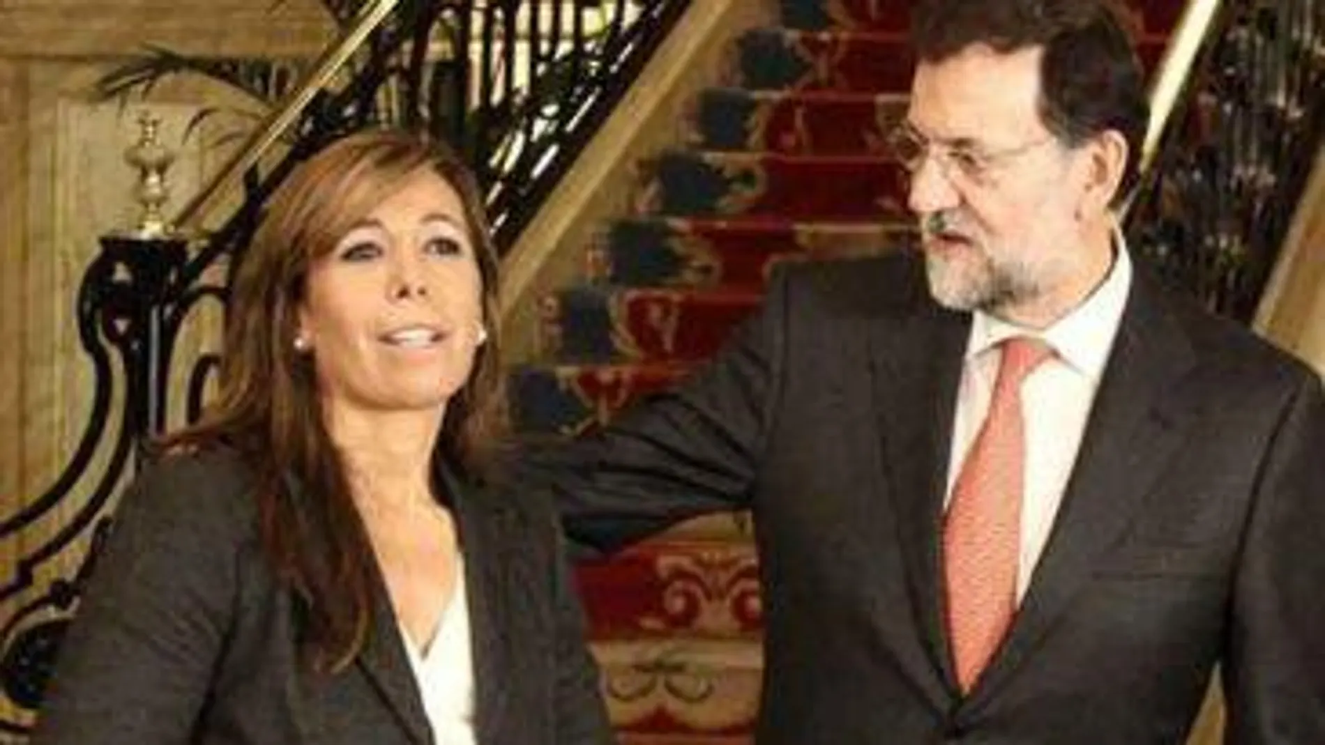 El presidente del Gobierno, Mariano Rajoy, con Alicia Sánchez-Camacho