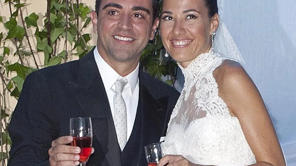 La mujer de Xavi apoya su marido en las redes y deja este dardo al Barcelona de Laporta