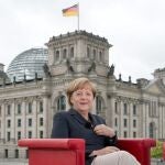 La canciller alemana, Angela Merkel, reafirmó hoy su propósito de reeditar su coalición de centroderecha tras las elecciones generales de septiembre, aunque dejó abierta la opción de una alianza con los Verdes, si lo imponen los resultados.
