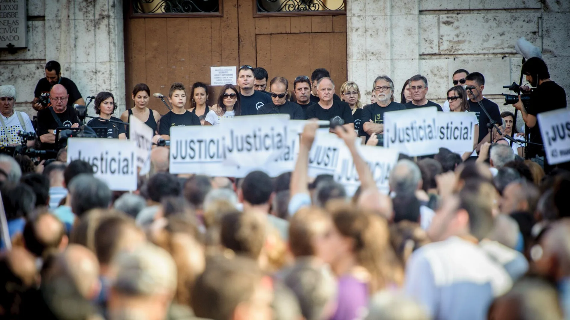 La Asociación de Víctimas que representa a los familiares de varias de ellas, lleva doce años pidiendo llevar la causa a juicio.