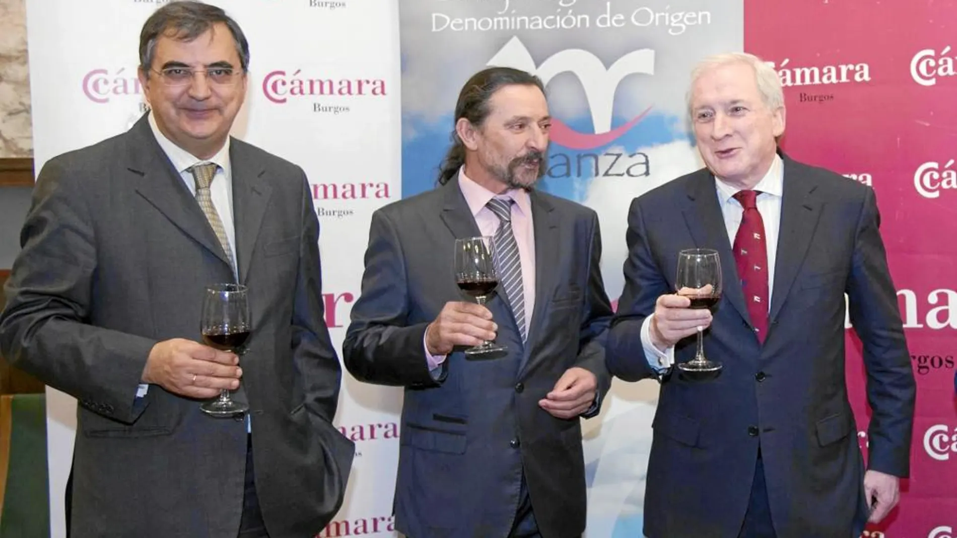 Méndez Pozo presenta los vinos de la D.O. junto a Miguel Rojo y Pablo Ruiz