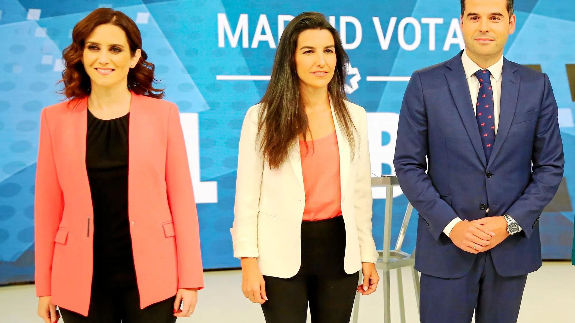 Isabel Díaz Ayuso (PP), Rocío Monasterio (Vox) e Ignacio Aguado (Cs) el día del debate de los candidatos a la presidencia de la Comunidad en Telemadrid