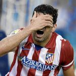 Diego Costa se lamenta después de fallar una ocasión en Cornellá