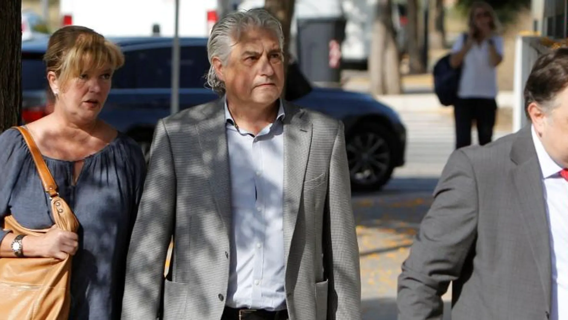 El empresario Alberto Gomar a su llegada a los juzgados de Benidorm para declarar en calidad de investigado