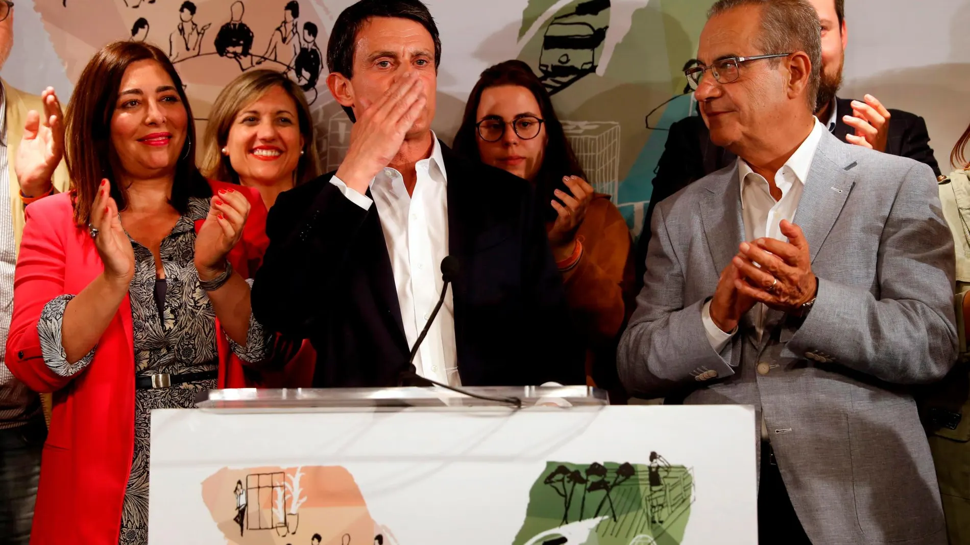 El ex primer ministro francés y candidato a la alcaldía de Barcelona, Manuel Valls, tras conocer los resultados de las elecciones municipales/Foto: Efe