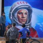 Cartel homenaje a Yuri Gagarin, el primer cosmonauta, en el cosmódromo de Baikonur.