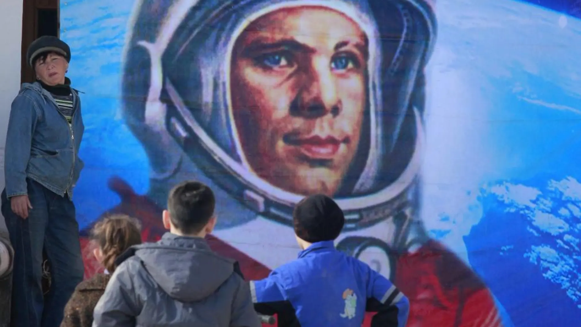 Cartel homenaje a Yuri Gagarin, el primer cosmonauta, en el cosmódromo de Baikonur.