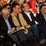 Pedro Sánchez con Josep Borrell, Ángel Gabilondo y Pepu Hernández