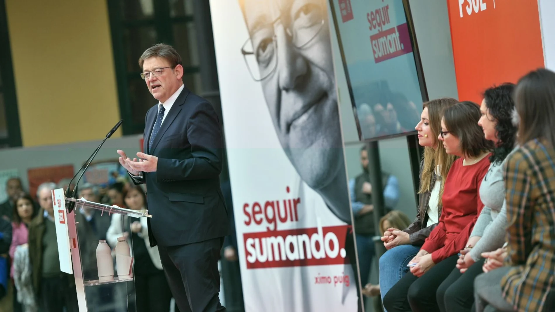 El candidato a la Presidencia de la Generalitat, Ximo Puig, presentó ayer el lema de la campaña del PSPV: «Seguir sumando»