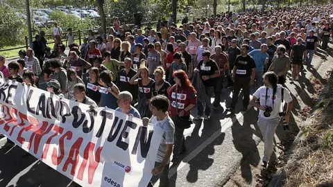 Los socios y trabajadores de Fagor Electrodomésticos durante la manifestación que han llevado a cabo hoy en Arrasate (Gipuzkoa)