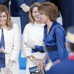La presidenta andaluza, Susana Díaz, charló distendidamente con Cospedal y Barcina