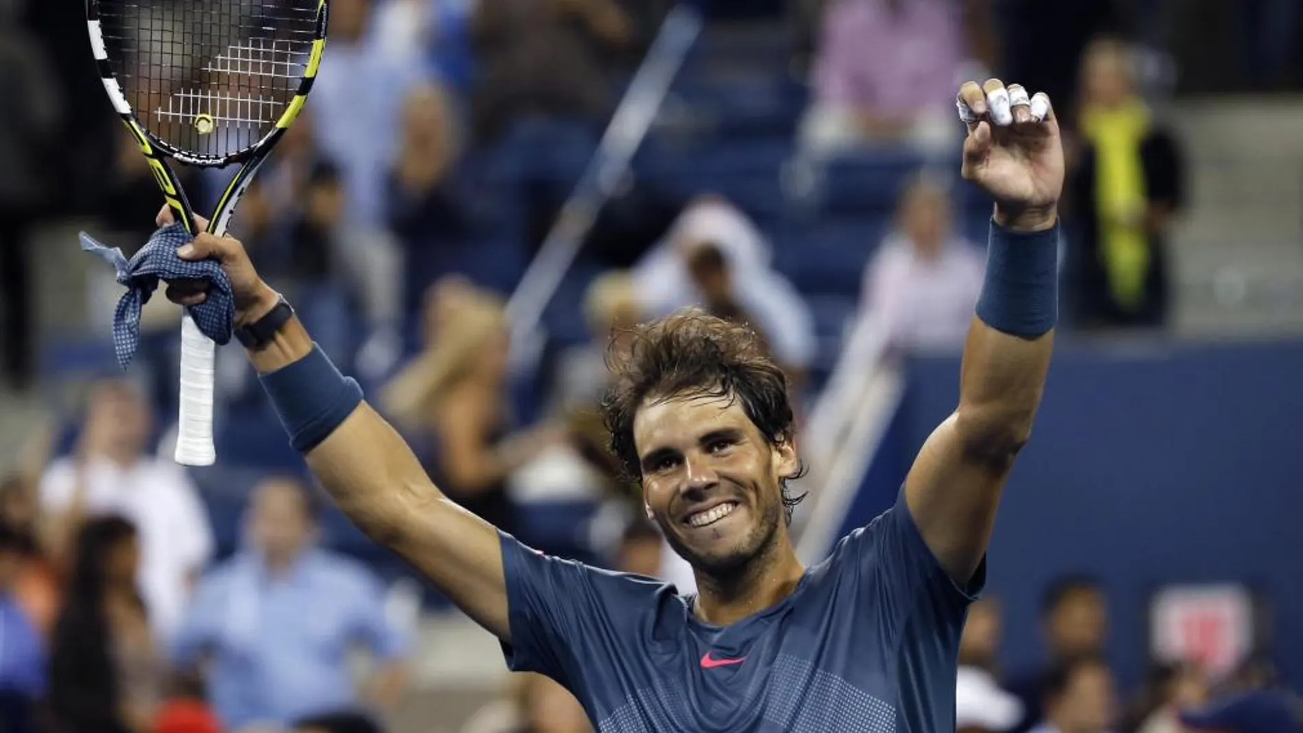 Rafael Nadal celebra su triunfo ante Tommy Robredo