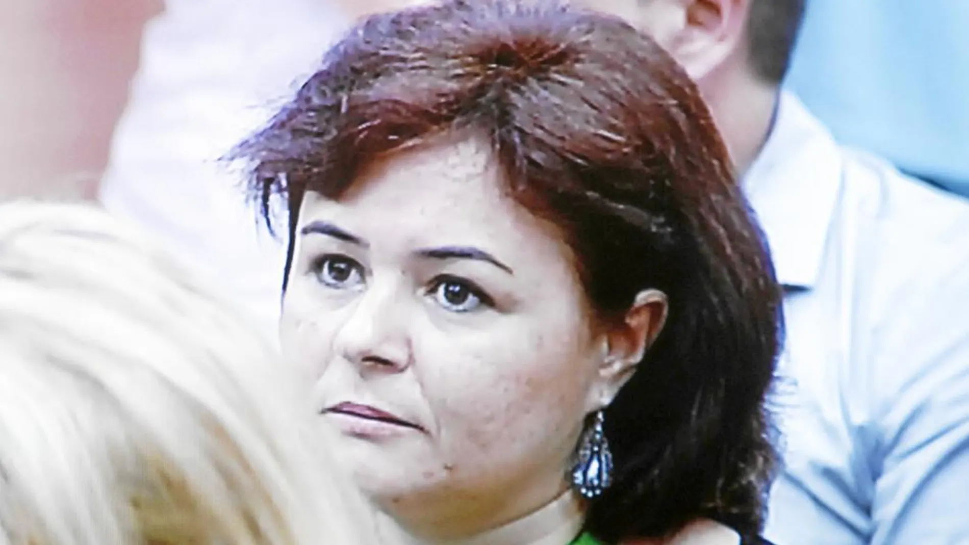 Ruth permaneció con la mirada baja, mientras habló el portavoz del jurado