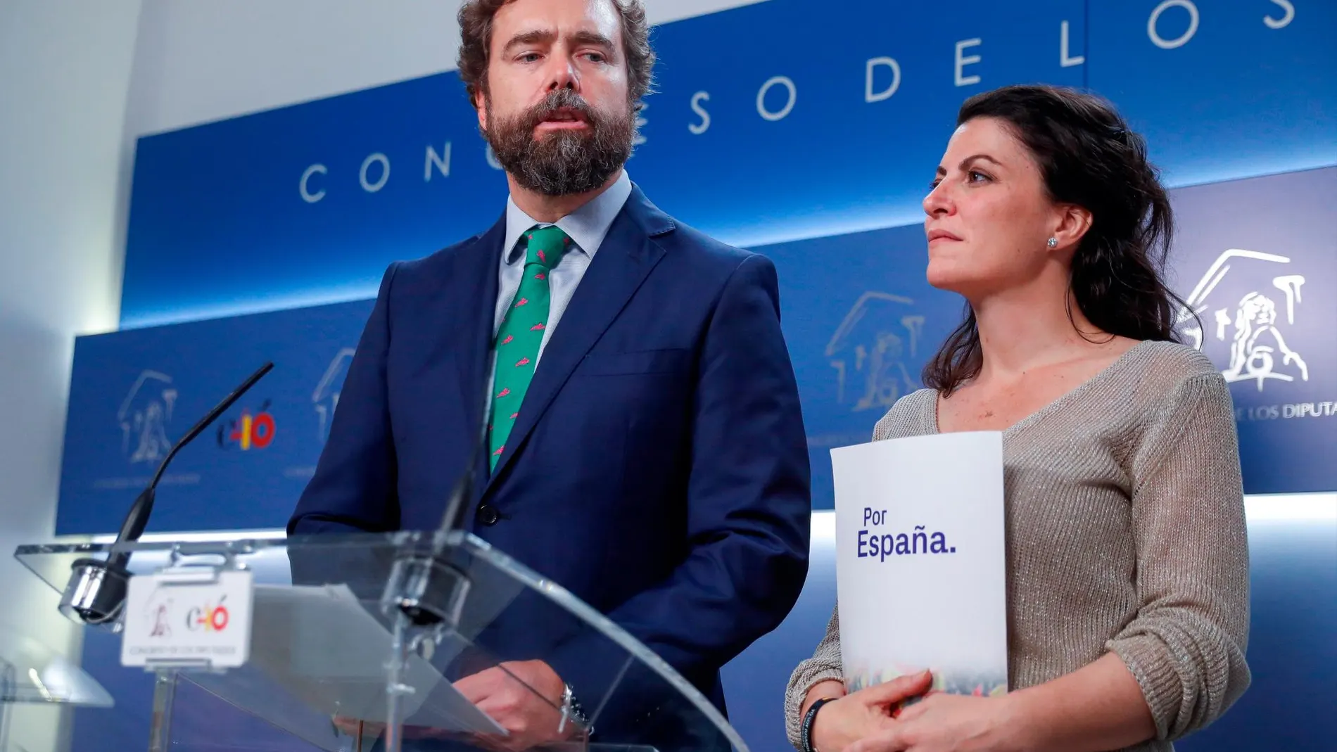 El portavoz de Vox en el Congreso, Iván Espinosa de los Monteros, y la secretaria general del grupo parlamentario, Macarena Olona / Foto: Efe