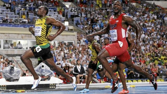Bolt, por delante de Gatlin en la segunda parte de la carrera