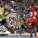 Bolt, por delante de Gatlin en la segunda parte de la carrera