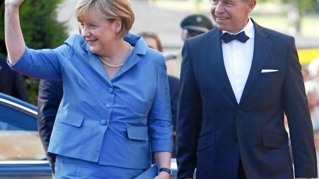 Un año más, Joachim Sauer acompañó a su esposa en Bayreuth