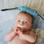 Bebé con chupete