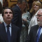 Aznar y Arias Cañete en el foro de ABC