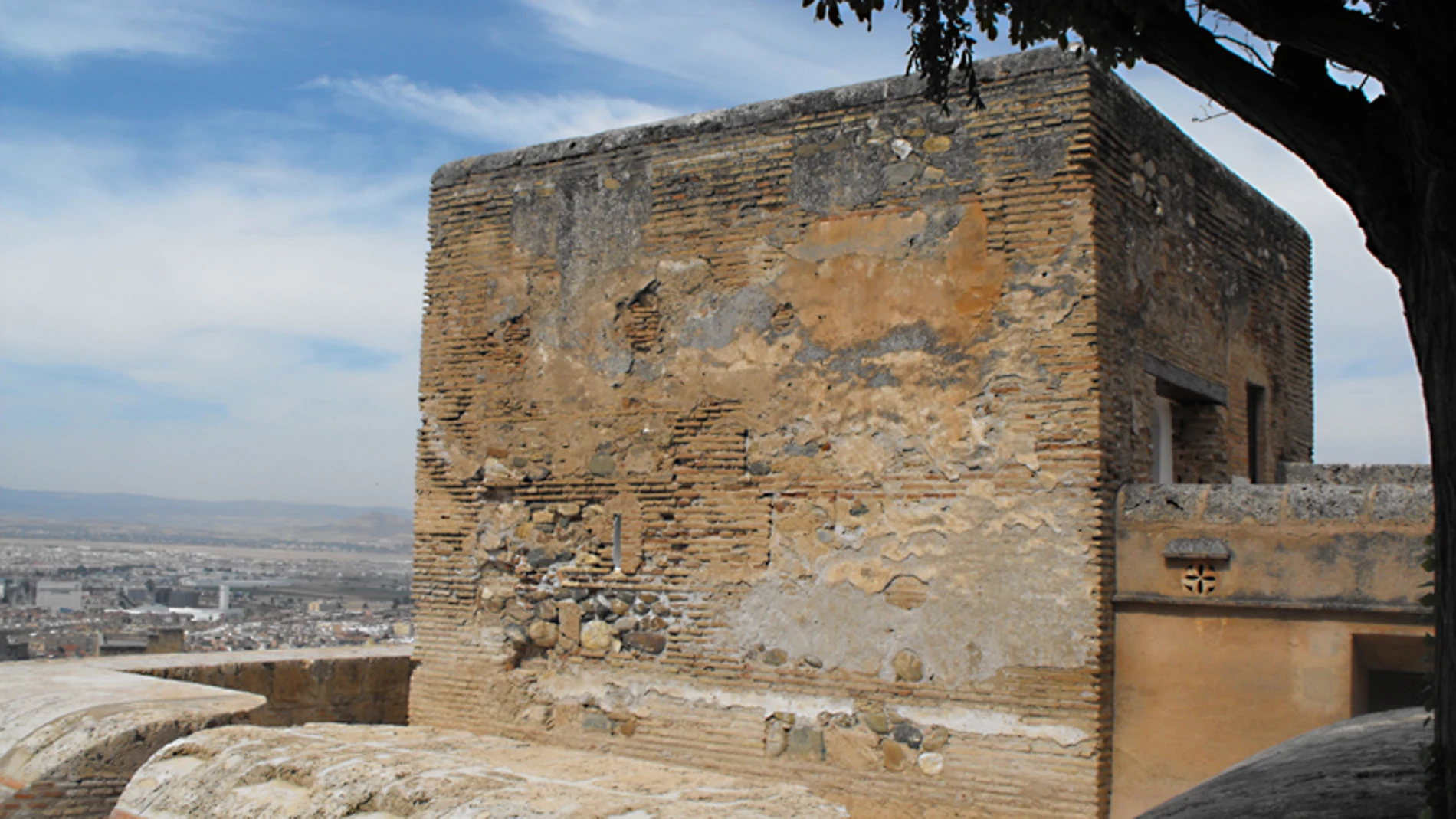 La Alhambra abre al público la Torre de la Pólvora durante el mes de mayo