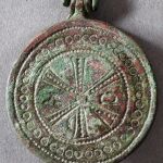 Hallado en Sevilla un medallón de la época de San Isidoro