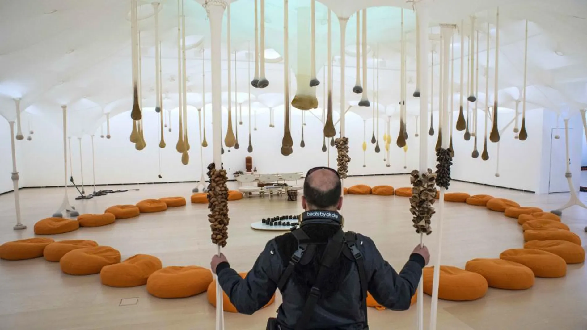 Una de las instalaciones de Ernesto Neto en Bilbao