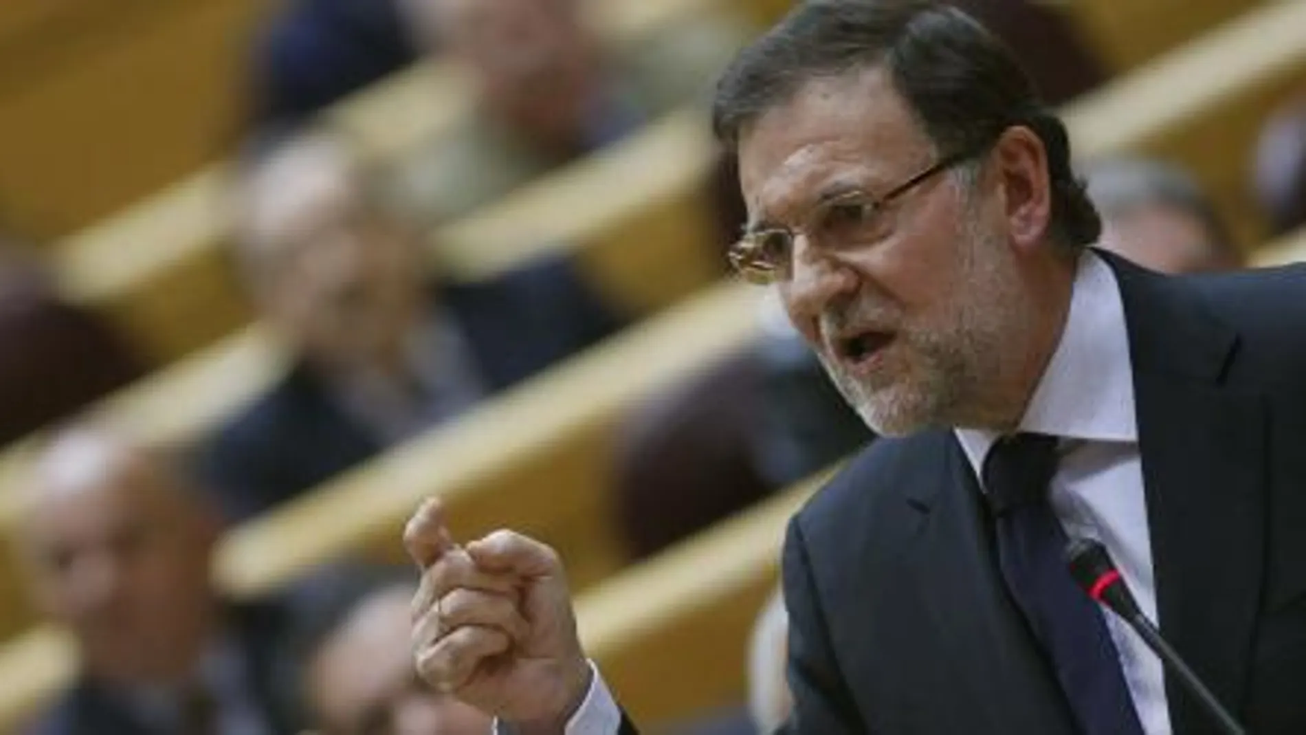 Mariano Rajoy interviene durante la sesión de control al Gobierno celebrada hoy por el pleno del Senado .