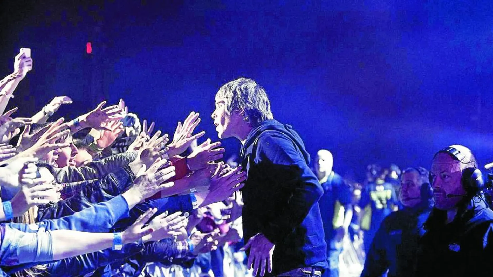Ian Brown, líder de Stone Roses, en un momento del documental dedicado a la banda inglesa