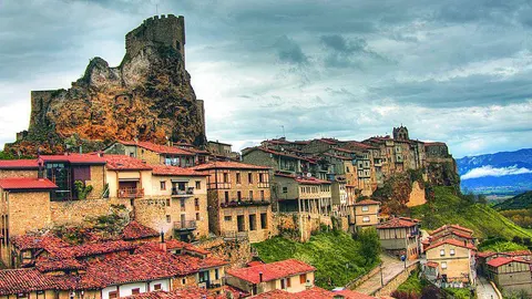 Las Merindades de Burgos presumen de parajes únicos como Frías