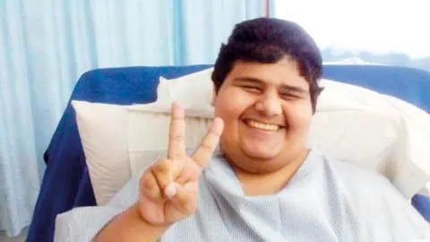 Jaled Mohsen al Shaeri, llegó a pesar 610 kilos y debía dormir en tres camas juntas