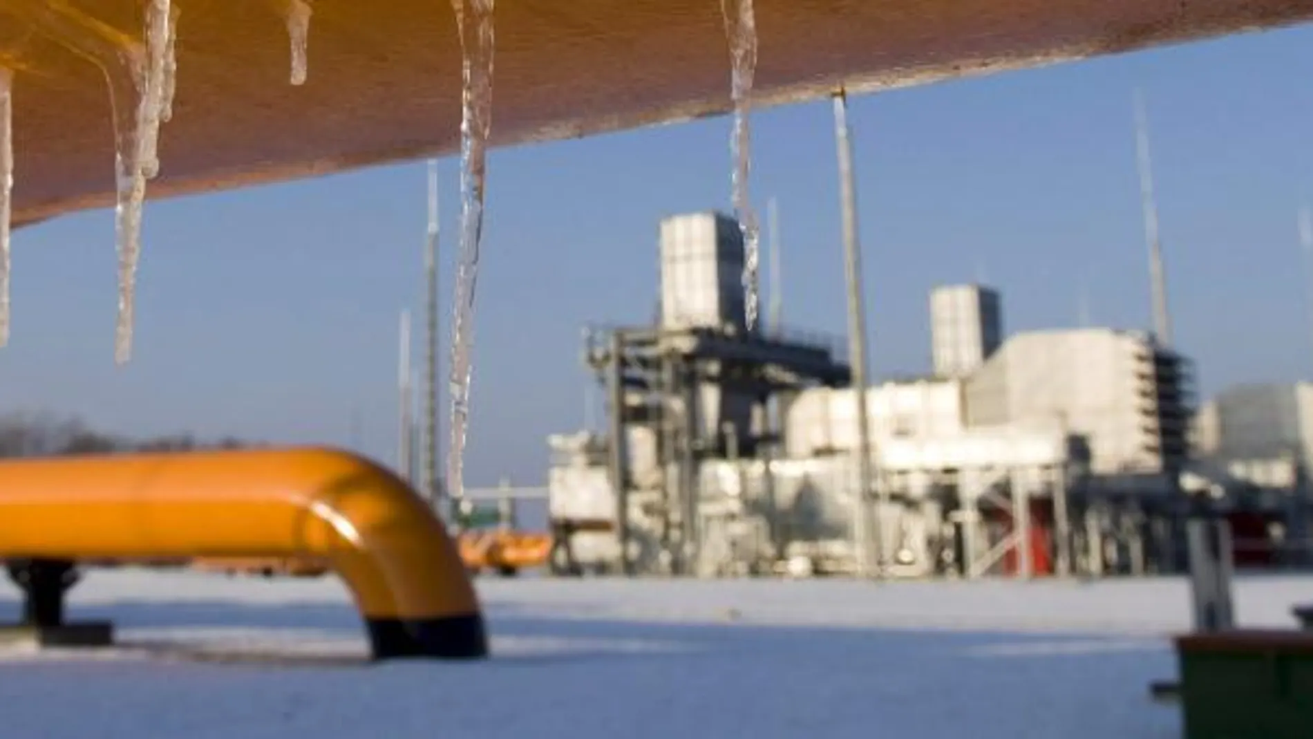 Gasoducto que envía gas natural ruso desde Ucrania en la estación de Beregdaroc