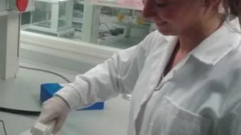 Dispositivo que evalúa la calidad de la carne de pollo