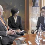 El Rey y el Príncipe mantuvieron una audiencia con el ministro de Asuntos Exteriores japonés, Fumio Kishida.