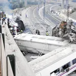 El Alvia con destino Ferrol descarriló en la curva de Angrois dejando 80 fallecidos en el trágico accidente