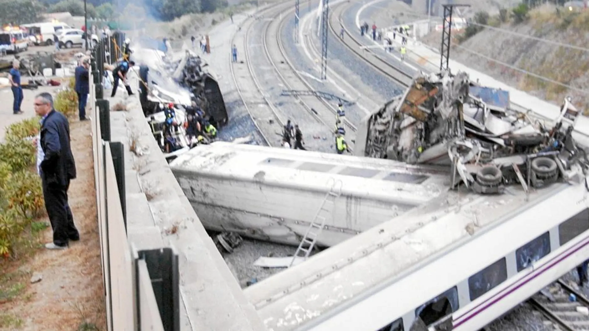 El Alvia con destino Ferrol descarriló en la curva de Angrois dejando 80 fallecidos en el trágico accidente