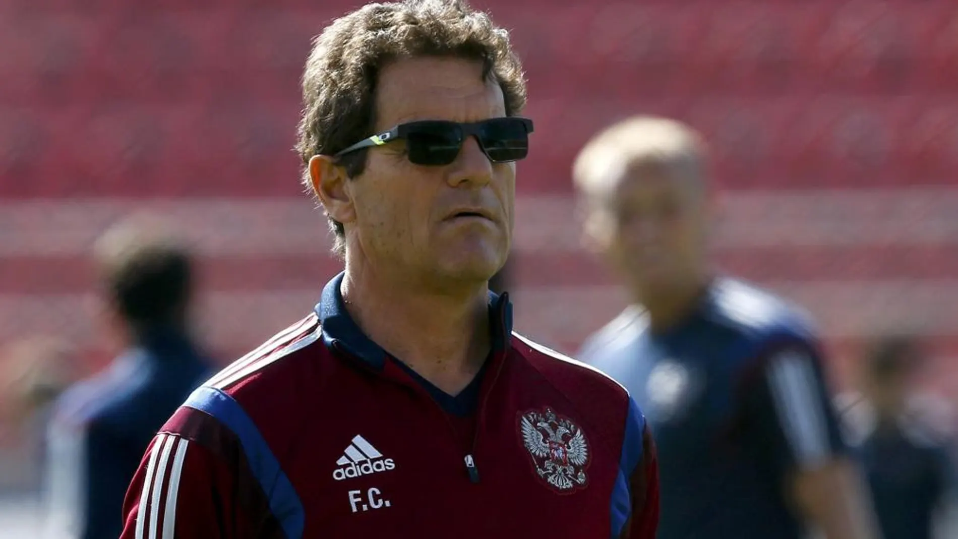 El seleccionador de Rusia, Fabio Capello, dirige el entrenamiento previo al duelo con Bélgica