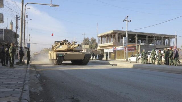 Fuerzas de seguridad iraquíes y de los grupos tribales, en las calles de Ramadi