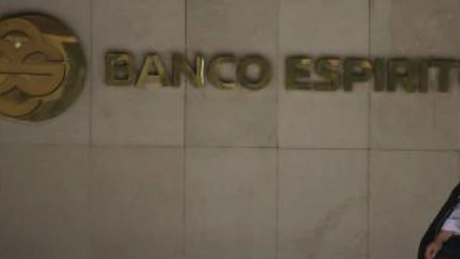 Los títulos del BES en la Bolsa de Lisboa retrocedían más de un 16 % en comparación con el cierre de ayer.
