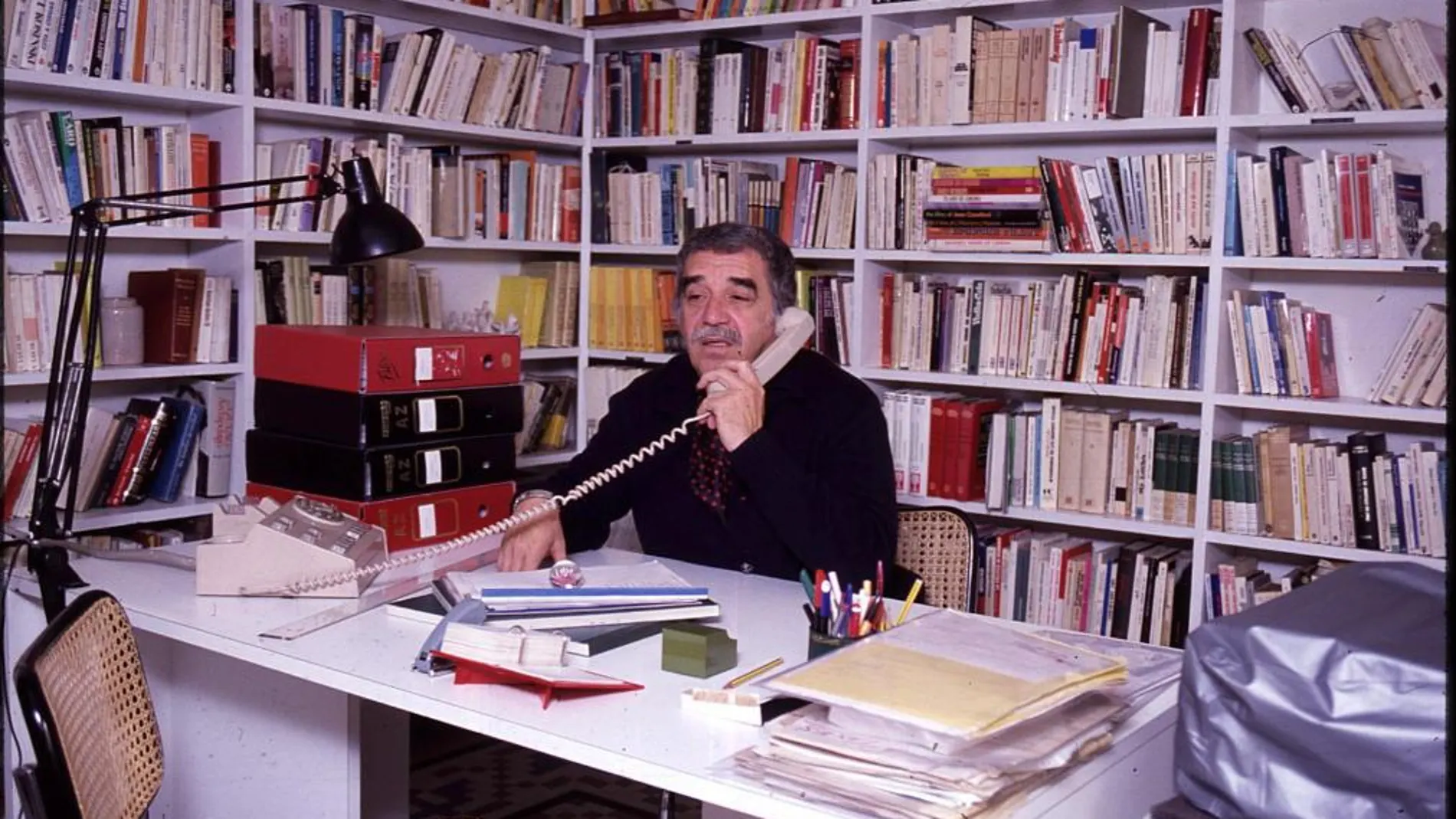 De viaje por Europa del Este by Gabriel García Márquez - Latin